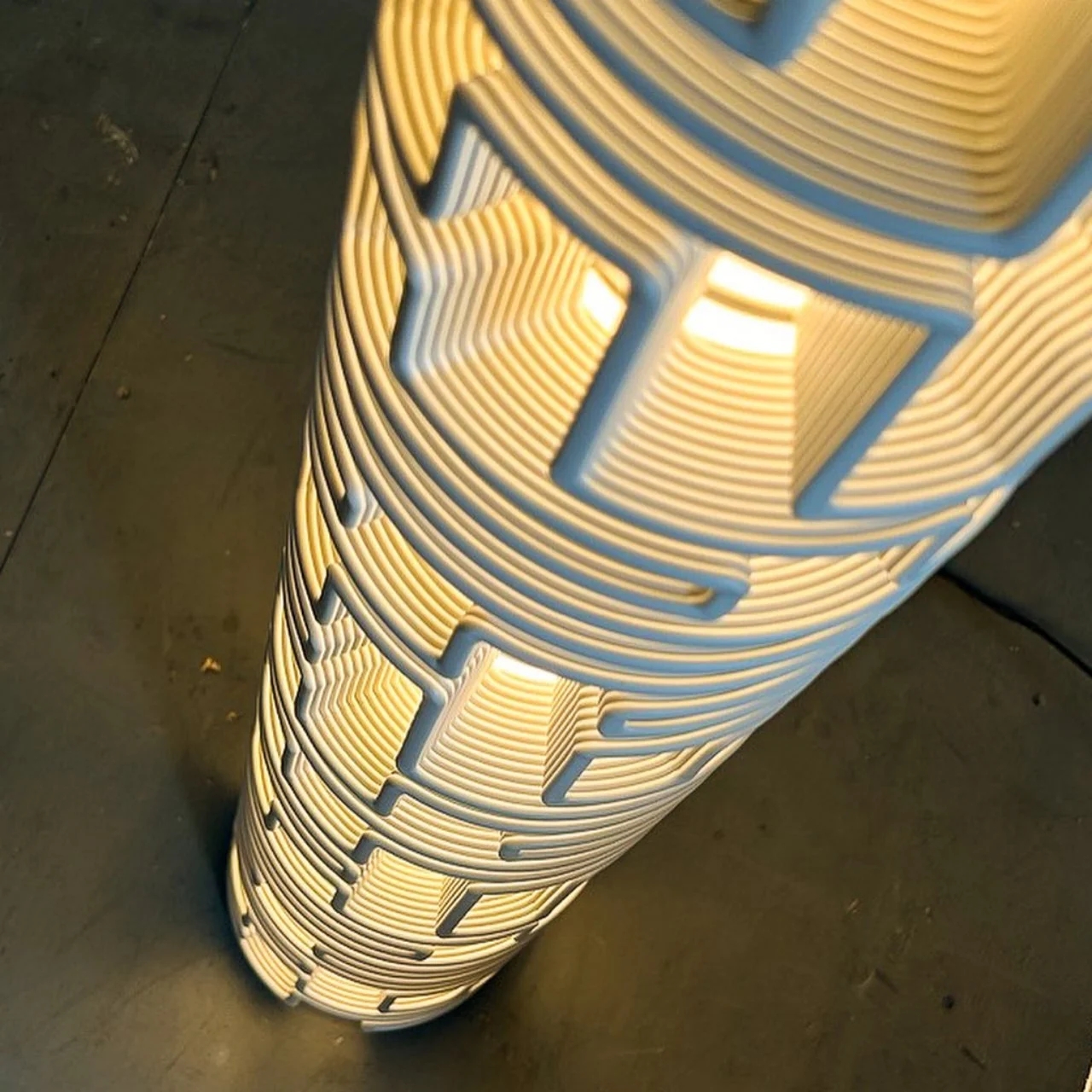 149b67ecebf1c52dbbe3e8369afc711d_3d-printed-maze-lamp-9.jpg